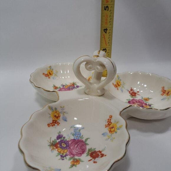 Porcelain 3 Compartment Floral Nut Dish Gold Trim Scalloped Edge Japan Vintage - Picture 2 of 14